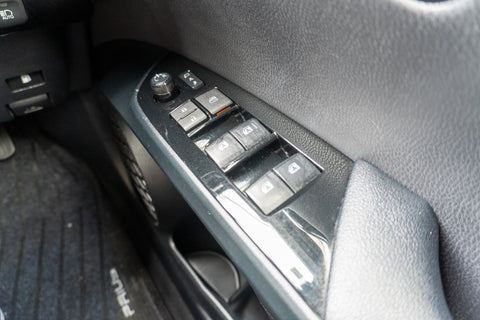 Prius - S Hybrid